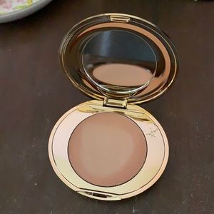 Charlotte tilbury under Eye correct or in fair